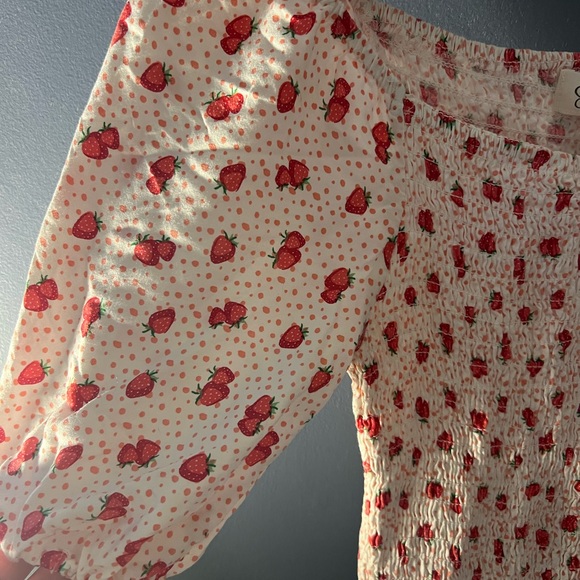 Strawberry Dress - Picture 3 of 3